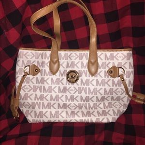 mik young tote bag (michael kors lookalike)